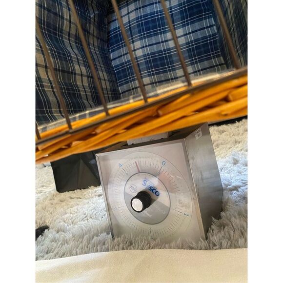 Medium Wicker Pet Carrier Plaid Lining Cat Dog Travel Vacation Luggage - Picture 13 of 16